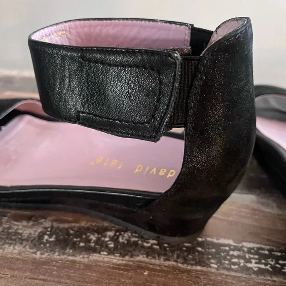 David Tate Black Low Wedge Velcro Strap Sandal Women Size 8 - Picture 8 of 9